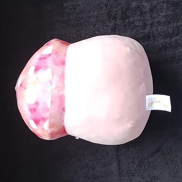 🍄 Squishmallow mushroom - Picture 3 of 3